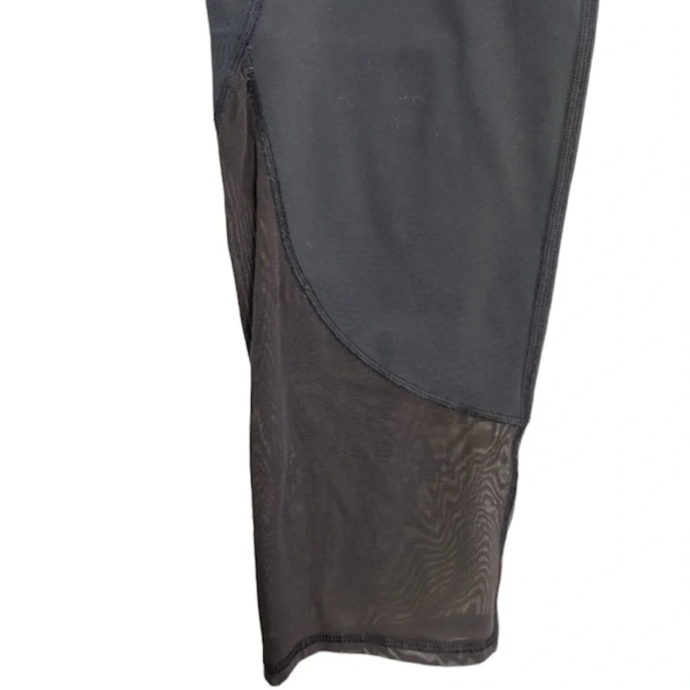 Athleta Charcoal Grey Mesh Capri Leggings EUC sz M